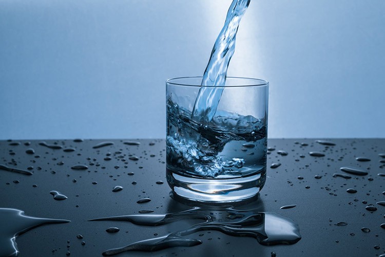 Wasser trinken nach Weisheitszahn OP